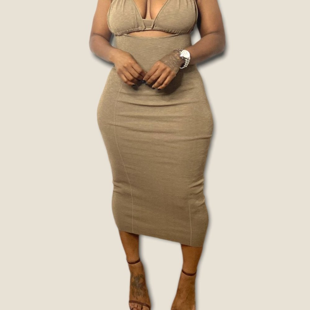 (JusJay Brand ) Sweater Knit Fitted Dress (Midi) in a Mocha Color. Size M.